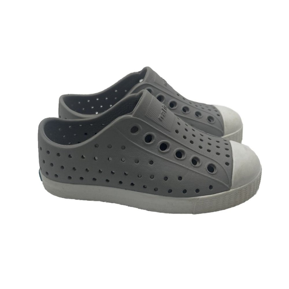 Native Jefferson Shoes Gray Slip On Water Sandals Sz C 6 Toddler Little Boy Girl